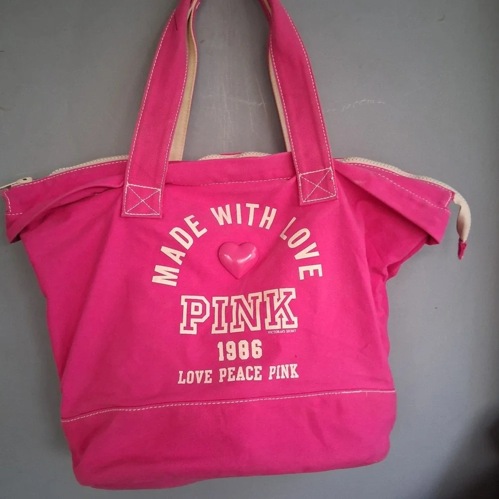 PINK Victoria's Secret Bag RARE HTF Vintage Y2K Heart Charm‎ Spellout Weekender